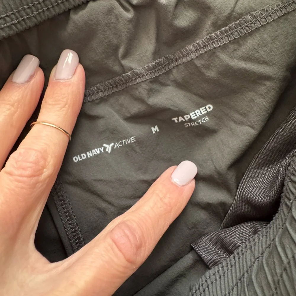 Men’s M Old Navy Active Sweatpants Joggers Bundle Gray Tapered Zip Pocket 2-Pack - Picture 12 of 14